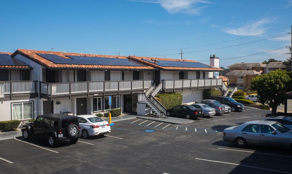 Days Inn By Wyndham Monterey Downtown Exterior photo
