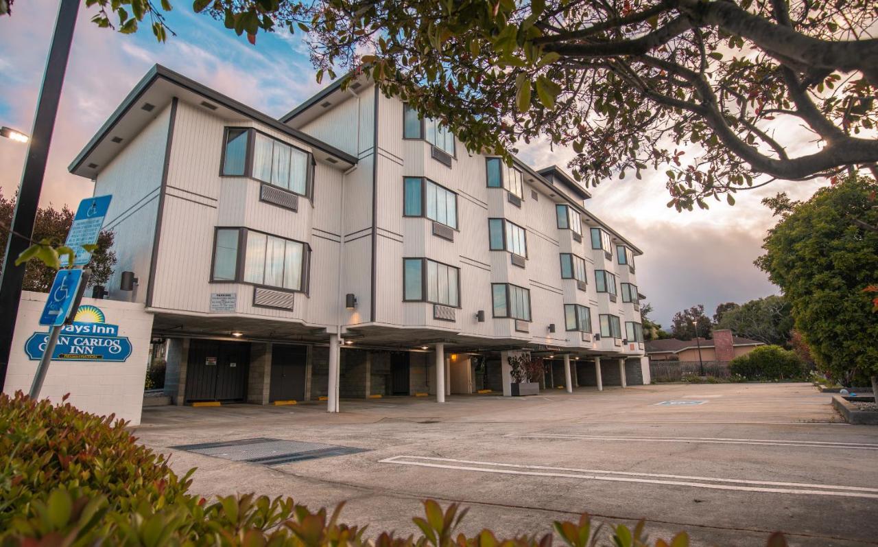 Days Inn By Wyndham Monterey Downtown Exterior photo